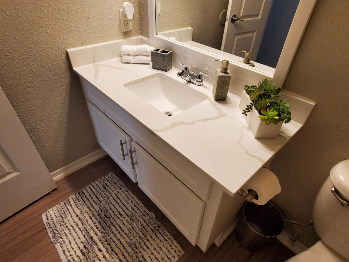 Fashionable Stylish Apartment Хьюстон Экстерьер фото